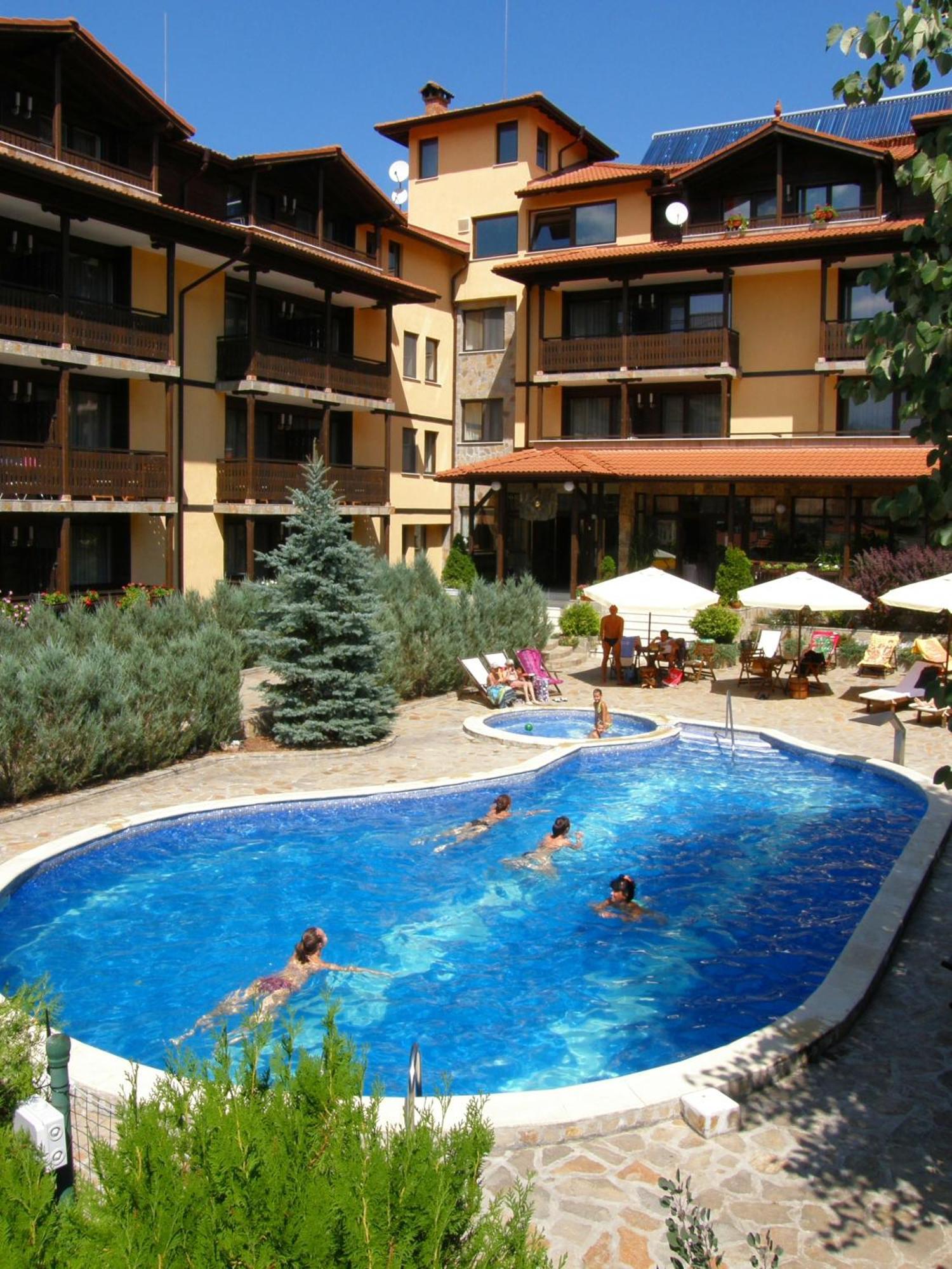 Hotel Center Apriltsi  Exterior photo