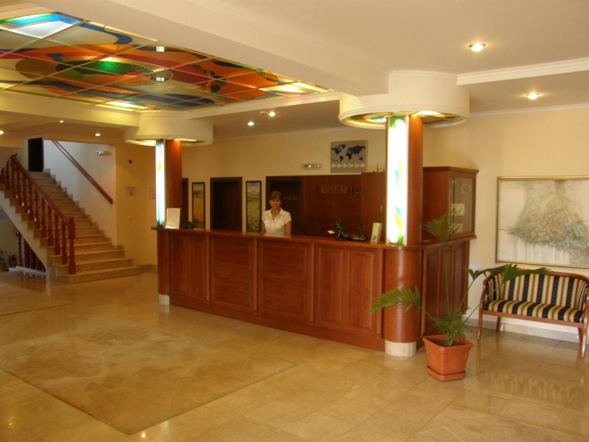Hotel Center Apriltsi  Exterior photo