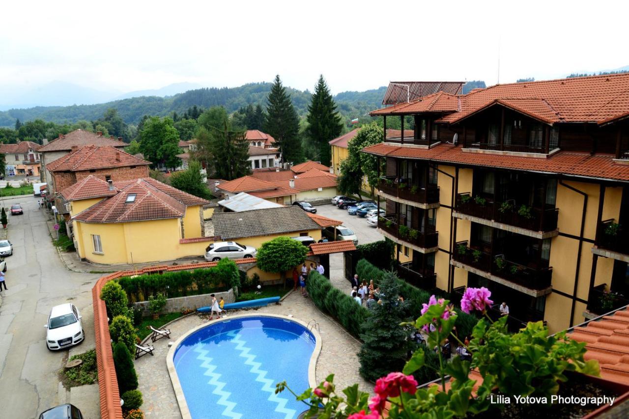 Hotel Center Apriltsi  Exterior photo